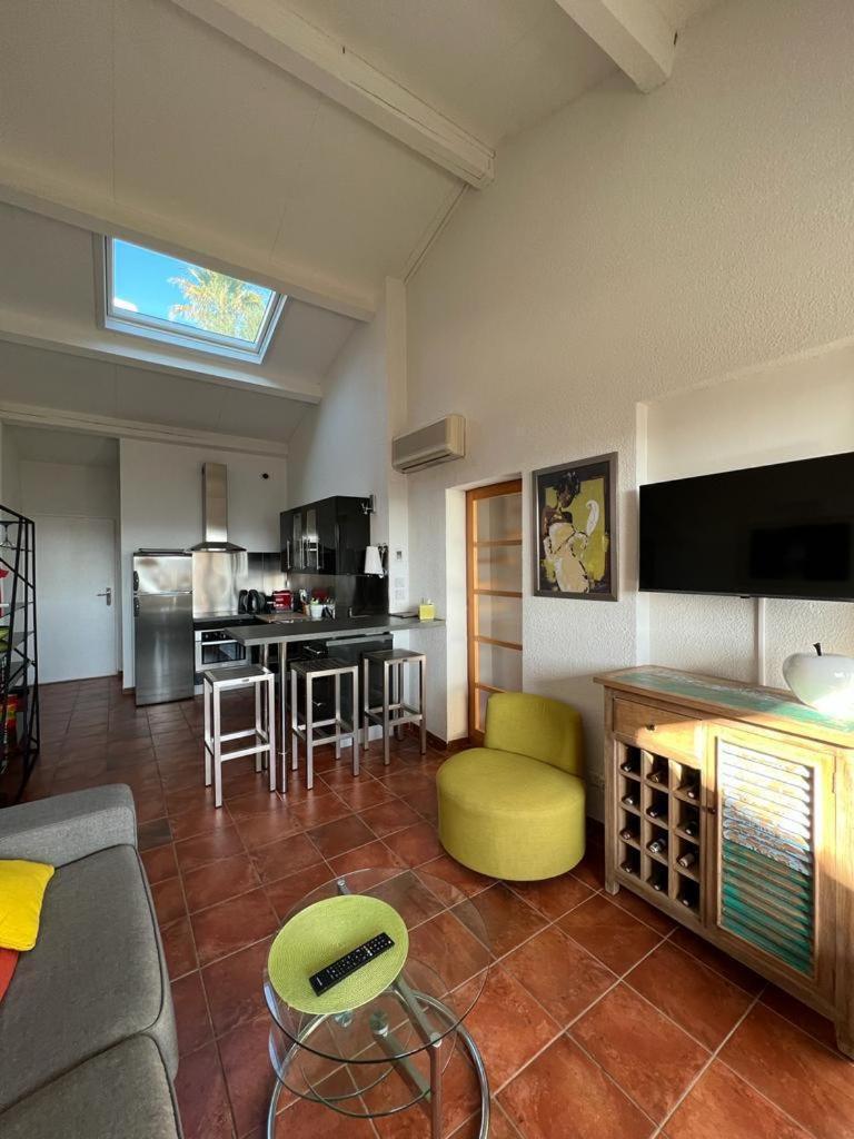 Appartement Vue Sur Mer, Piscine, Garage Prive Bormes-les-Mimosas Bagian luar foto