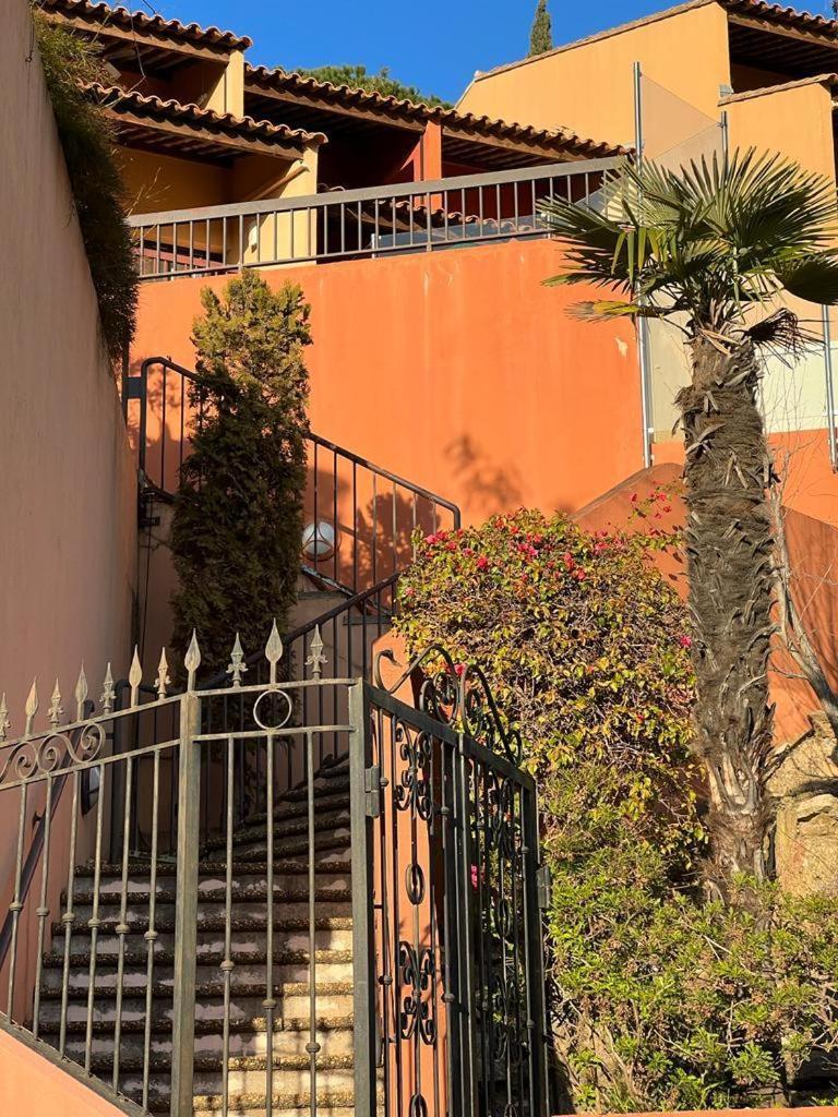 Appartement Vue Sur Mer, Piscine, Garage Prive Bormes-les-Mimosas Bagian luar foto